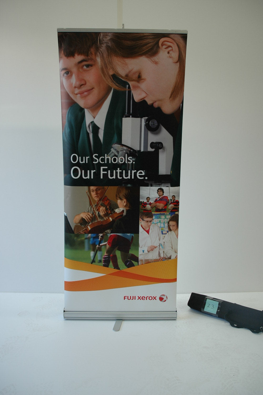 850 promo bannerstand.